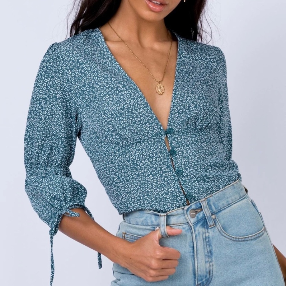 Princess Polly Button V Neck Crop Blouse